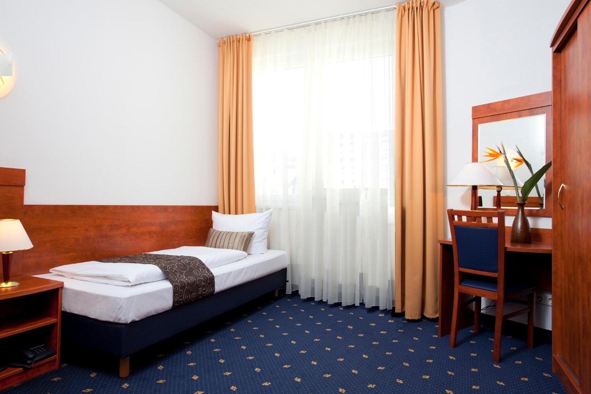 Hotel Atrium Charlottenburg — Photos 3
